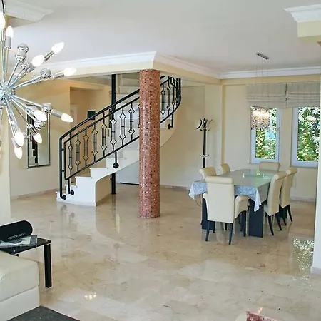 Gold City 3+1 Privet Pool Apartment
