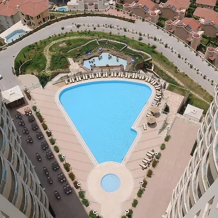 아파트 Gold City 3+1 Privet Pool 카기켁